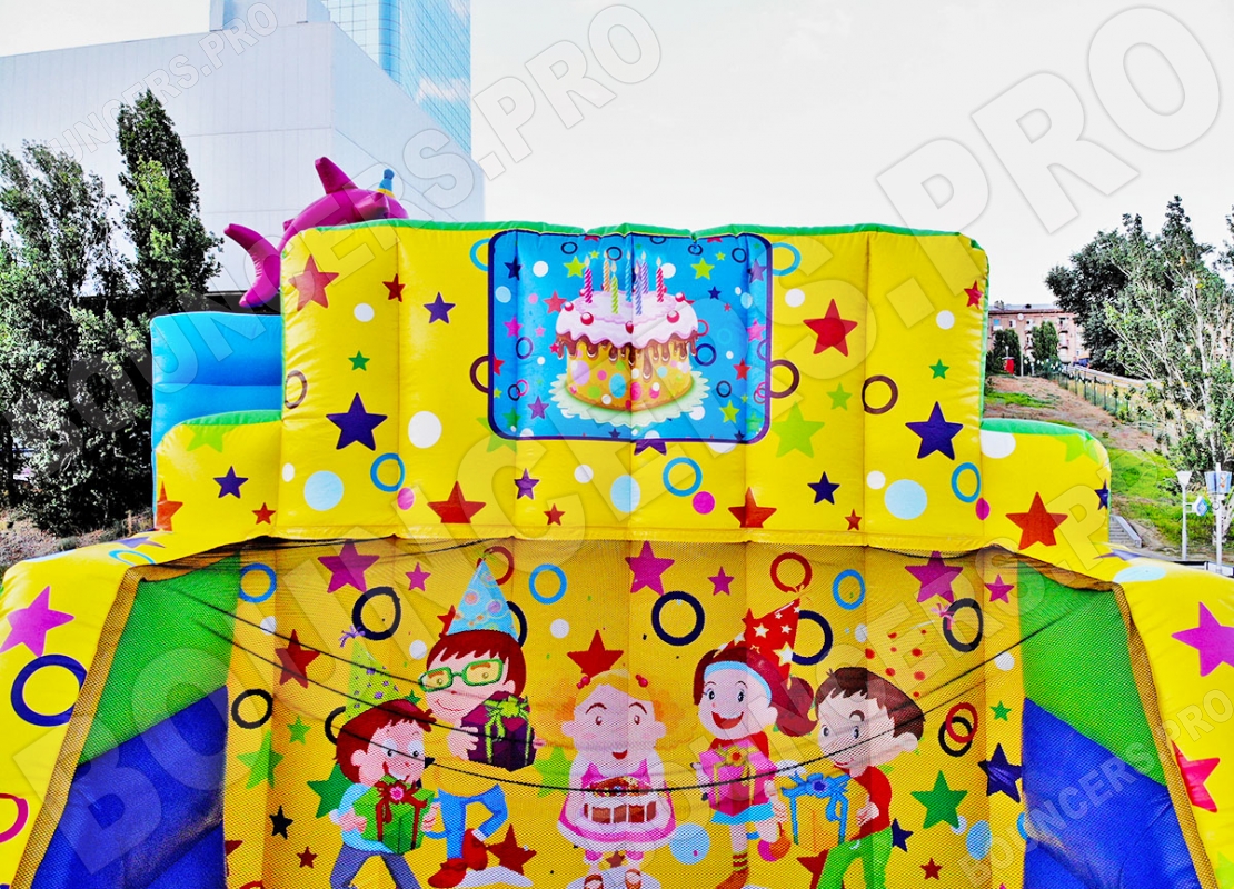 Надувная горка «Тортик для Детей» - Батуты. Цена:2700 руб. ширина:3.6 м, длина:6.4 м, высота:6.0 м, вес:160 кг