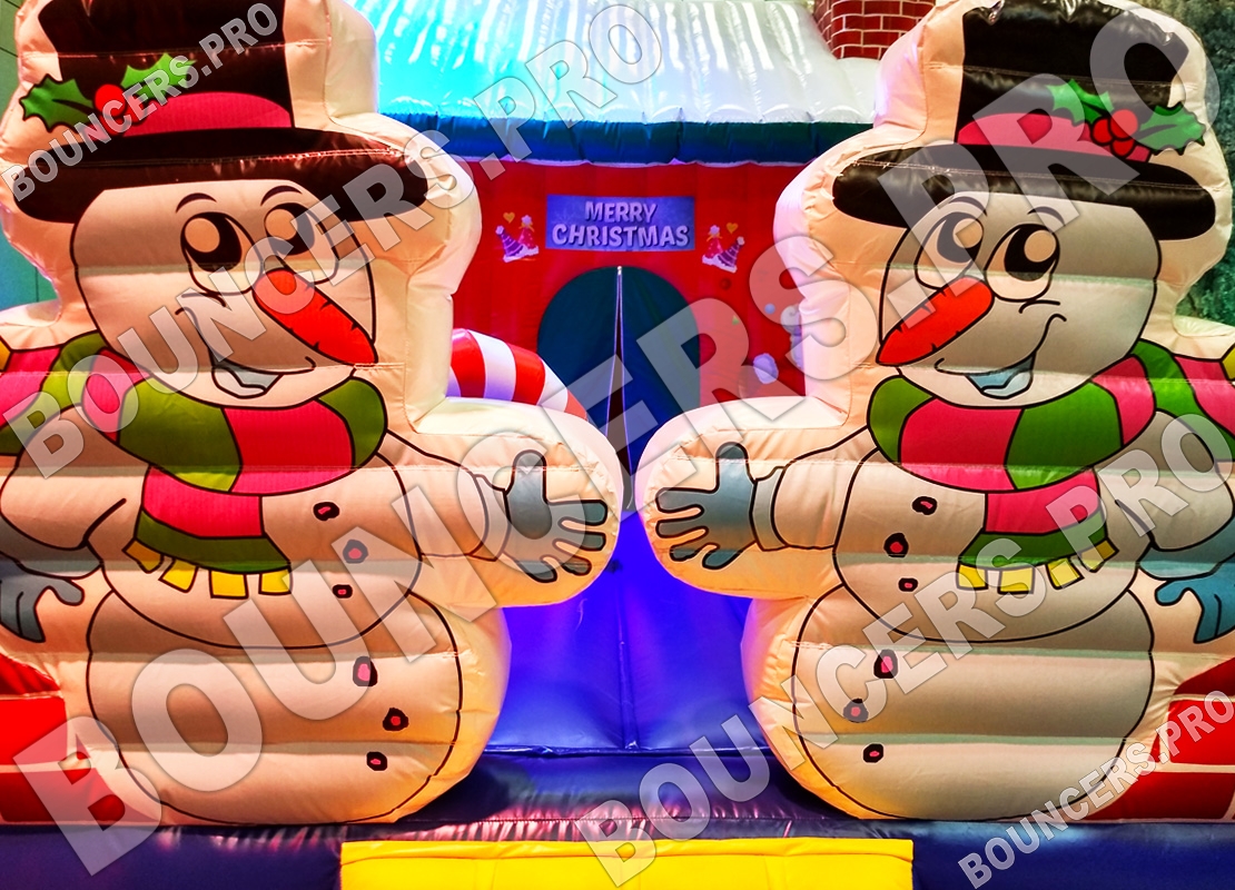 Надувной батут «Домик Деда Мороза» - Батуты. Цена:3950 руб. ширина:7.0 м, длина:5.0 м, высота:5.0 м, вес:200 кг
