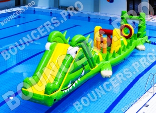 Надувной аквапарк на воде «Крокодил» - Аквапарки. Цена:4600 руб. ширина:2.0 м, длина:12.0 м, высота:2.1 м, вес:175 кг